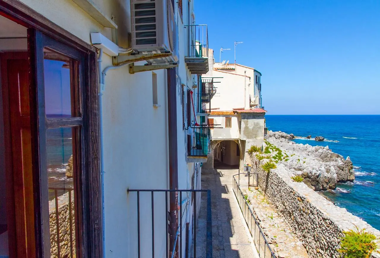 Sailor'S Accommodation Cefalù 0*,  Italien