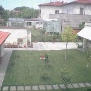 A Due Passi Dal Centro For Rent Couette-café Pise